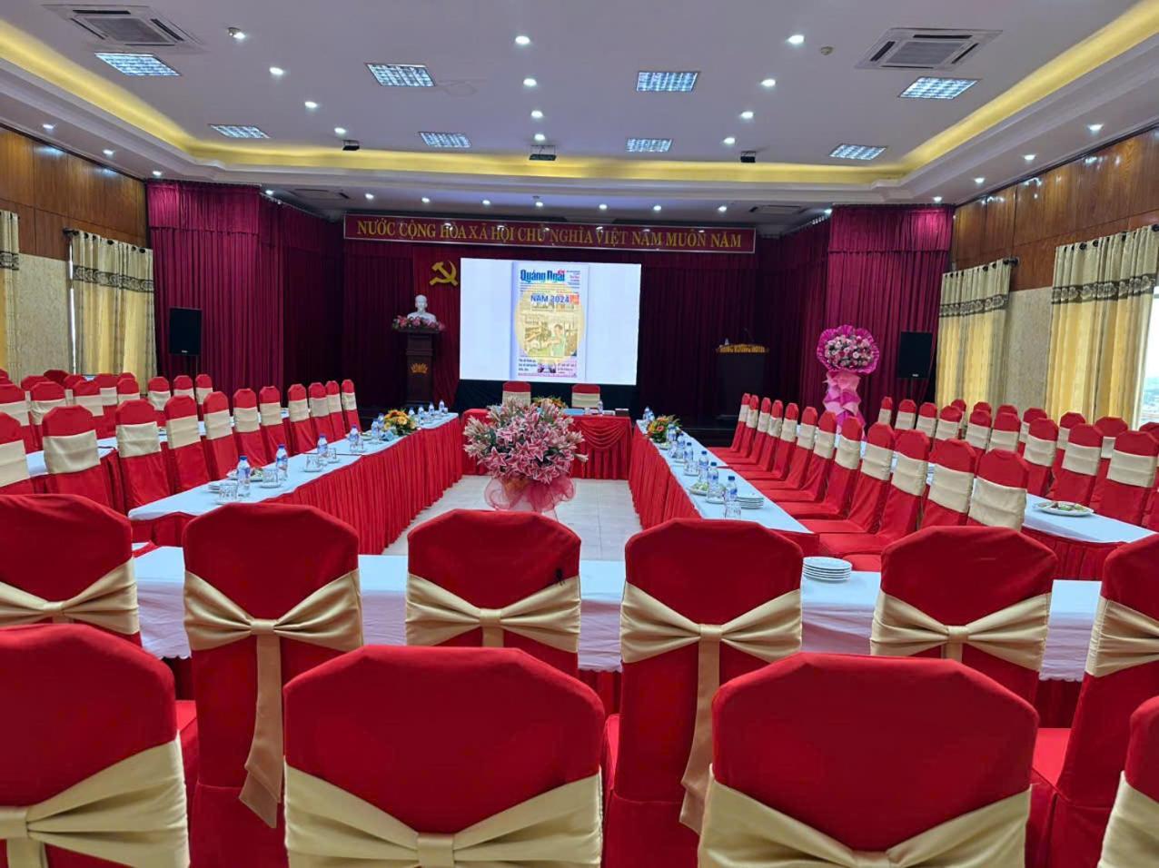 Khach San Hung Vuong Quang Ngai Hotel Luaran gambar